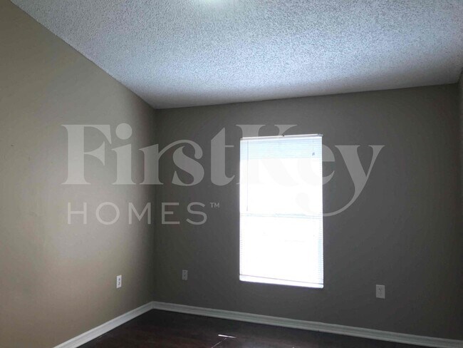 Building Photo - 6524 Viewpoint Ct