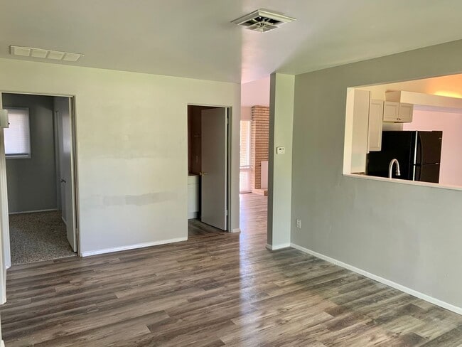 Building Photo - 3 Bedroom Home in Florissant - UPDATED KIT...