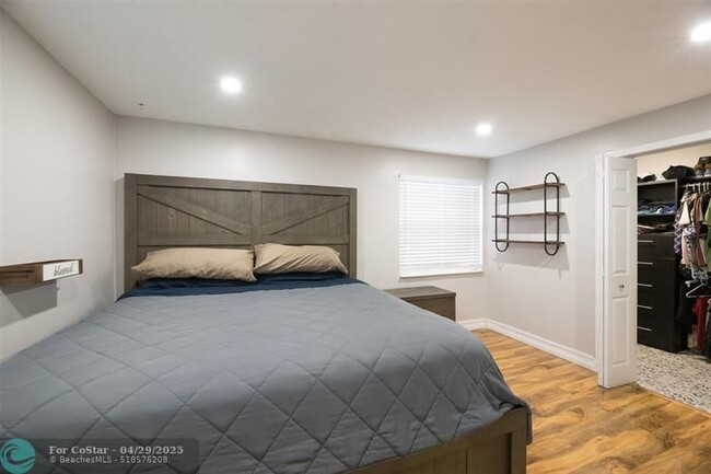 Building Photo - 9200 SW 51st Pl