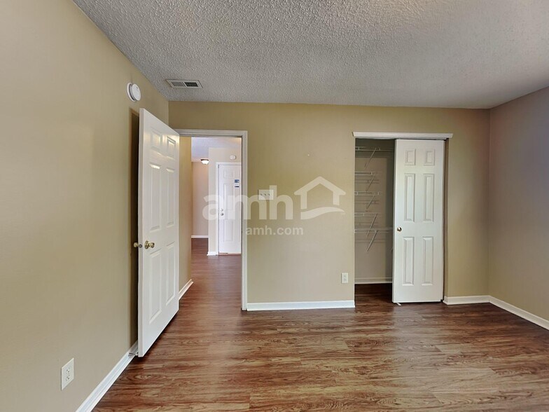 Building Photo - 14324 Orange Blossom Trail