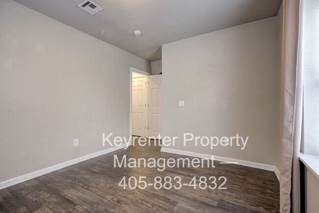 Building Photo - ACCEPTS HOUSING VOUCHERS - Bright & Stylish 2-Bedroom Close to the Plaza District