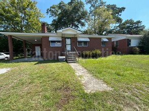Building Photo - 1700 Broadland Ave