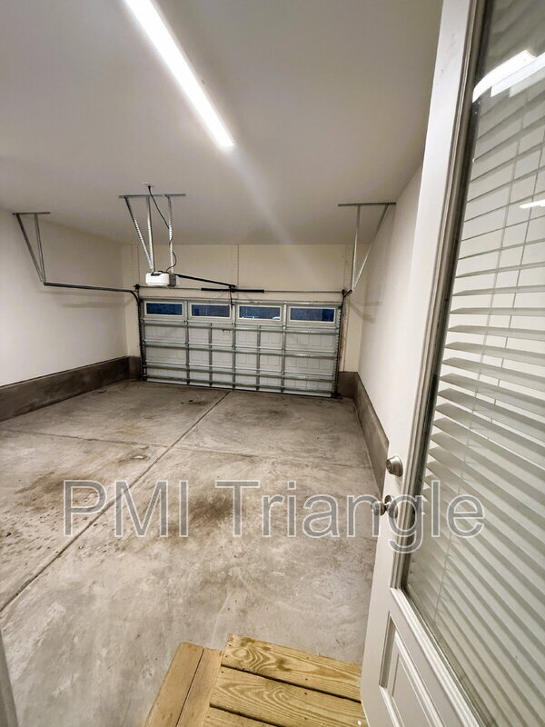 Building Photo - 156 Etteinne Garden Ln