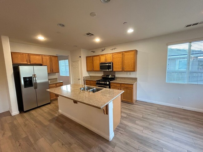 Building Photo - Beautiful Upgraded 4 Bedroom in Gated Comm...