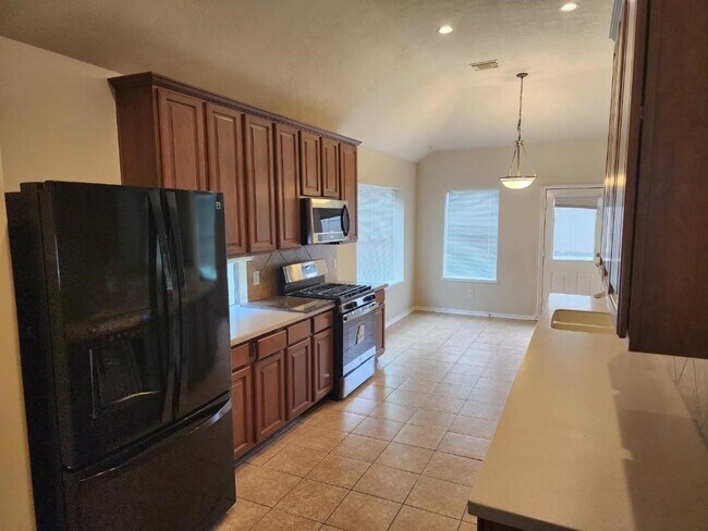 Building Photo - 6411 Briar Moss Ln