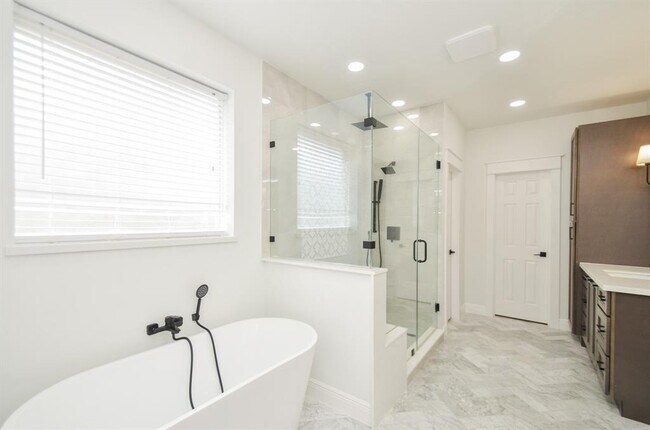 Building Photo - 21527 Black Opal Ln