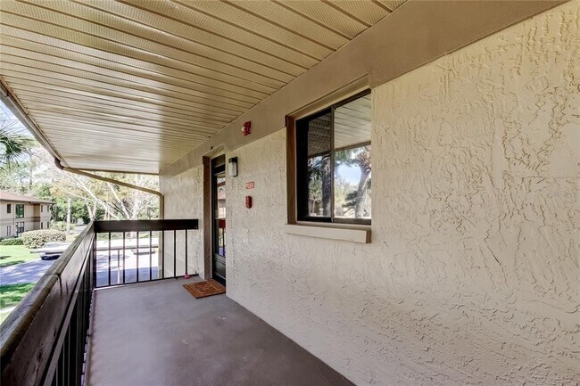 Building Photo - 2673 Sabal Springs Cir