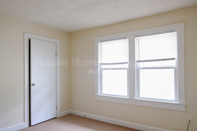 Building Photo - 4245 College - 4247