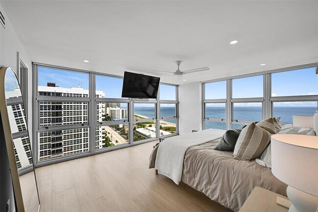Building Photo - 525 N Ocean Blvd