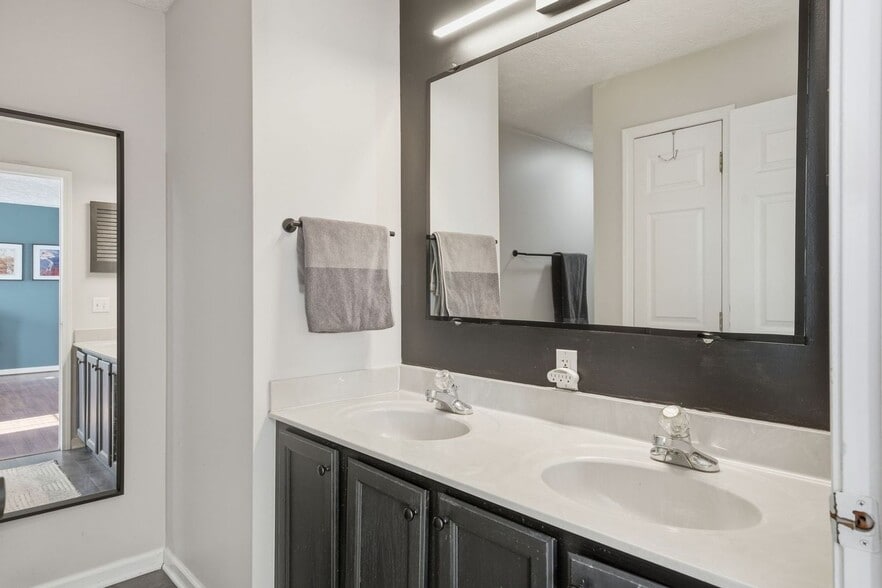 Building Photo - 931 Polk St