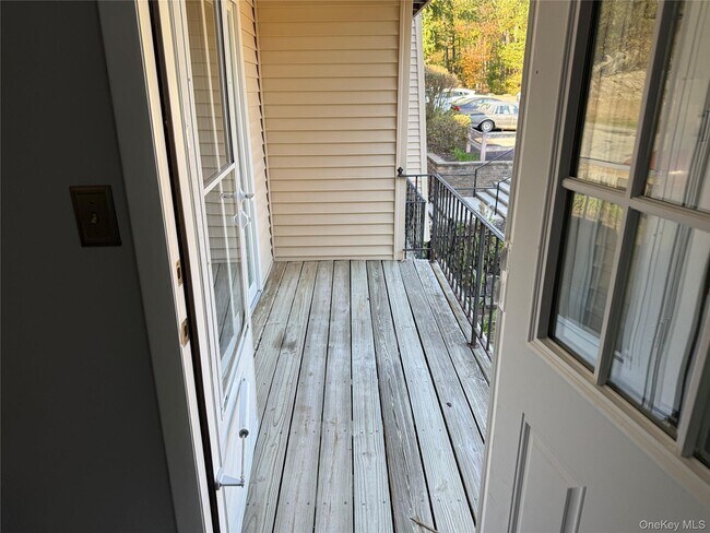 Building Photo - 608 Fox Run Ln