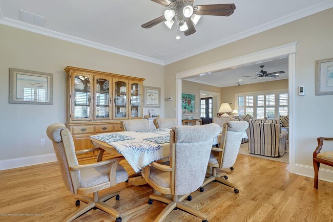 Building Photo - 330 Villa Park Wy