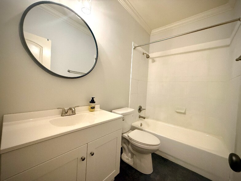 Building Photo - 5812 Lotus Cir