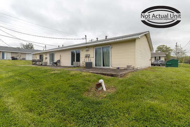 Building Photo - 700 W Cunningham Dr