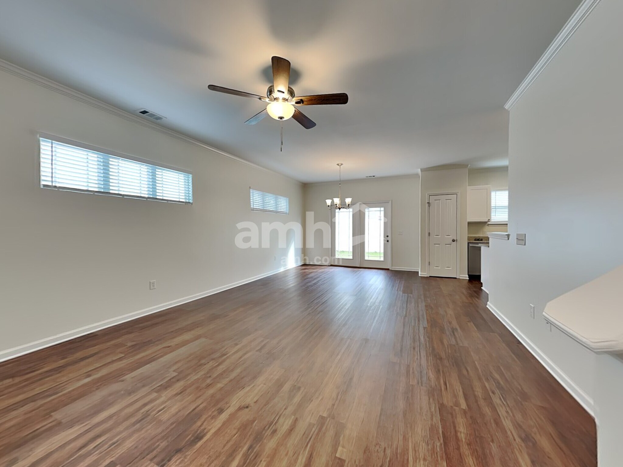 Building Photo - 625 Summer Hill Way