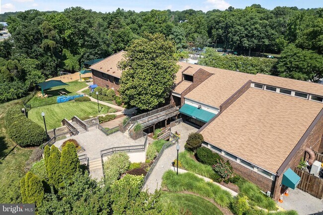 Building Photo - 7712 Hanover Pkwy