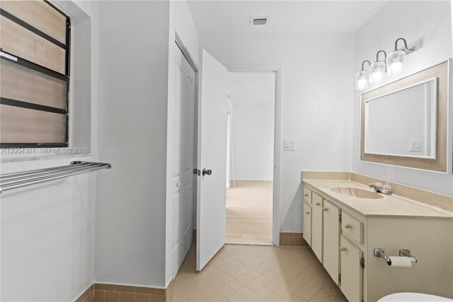 Building Photo - Northwest 169th Street, Hialeah, FL 33015 - 3 BR 2.5 BA townhouse