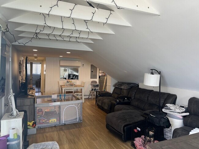 Building Photo - 50 Humphrey St