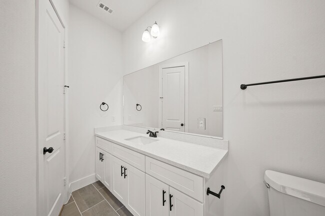 Building Photo - 3417 Tuam St