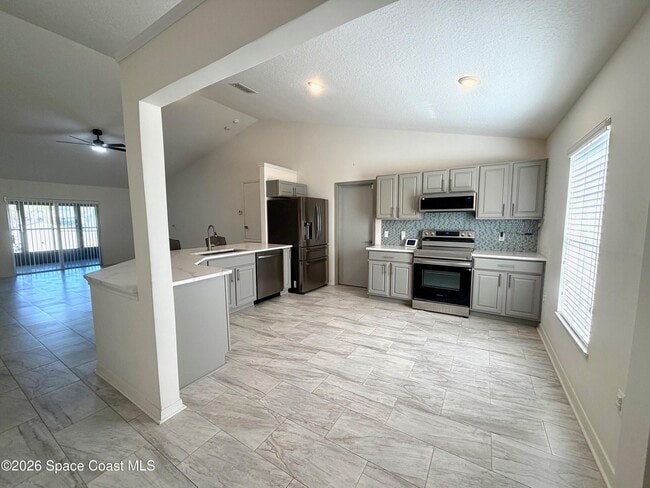 Building Photo - 160 Eureka Ave NE