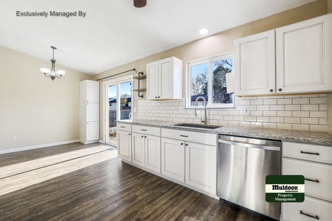 Building Photo - Spectacular Remodel on the Westside of Colorado Springs!! Dog Friendly!!