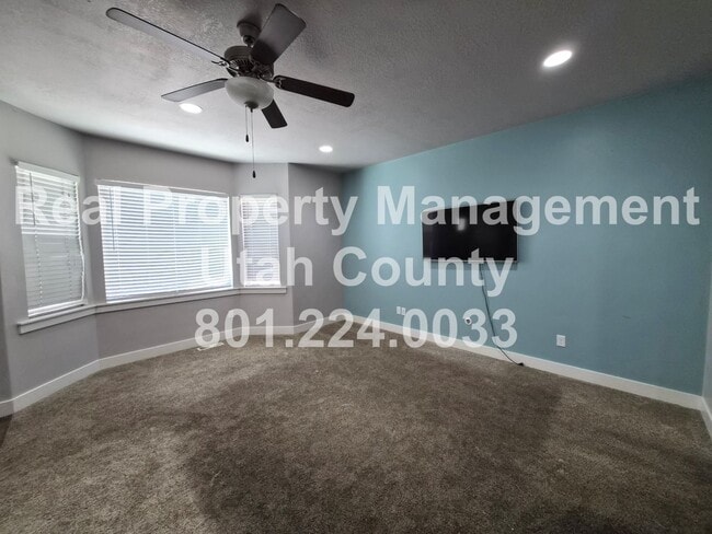 Building Photo - Townhome in Eagle Mountain