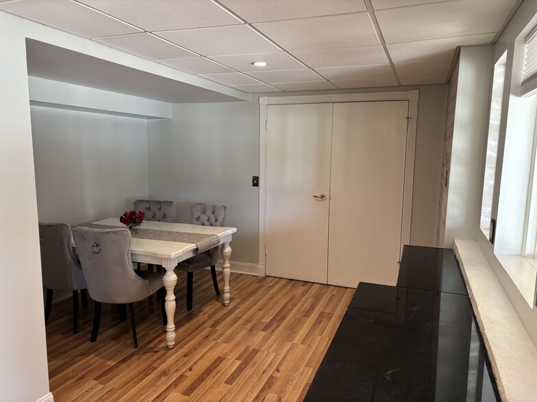 Building Photo - 7287 Dabney Ln