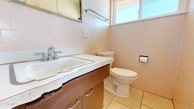 Building Photo - 4553 Skylark Way