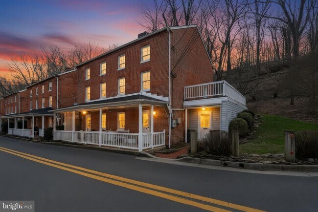 Building Photo - 947 Oella Ave