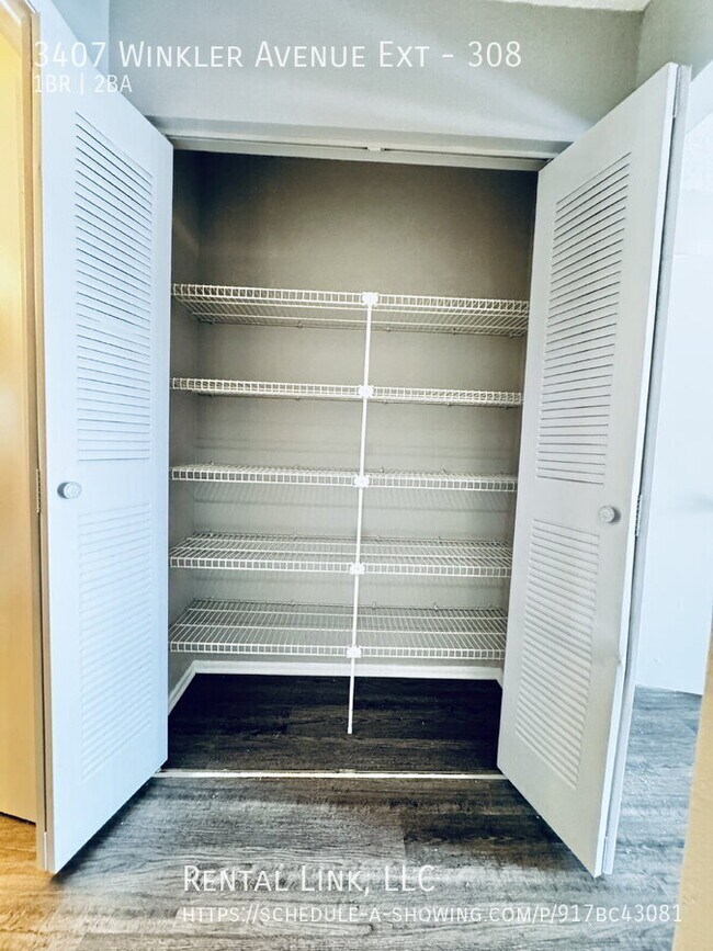 Building Photo - 3407 Winkler Ave Ext