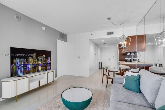 Building Photo - 495 Brickell Ave