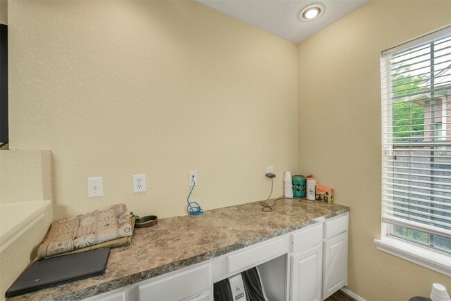 Building Photo - 22554 Bristolwood Ct