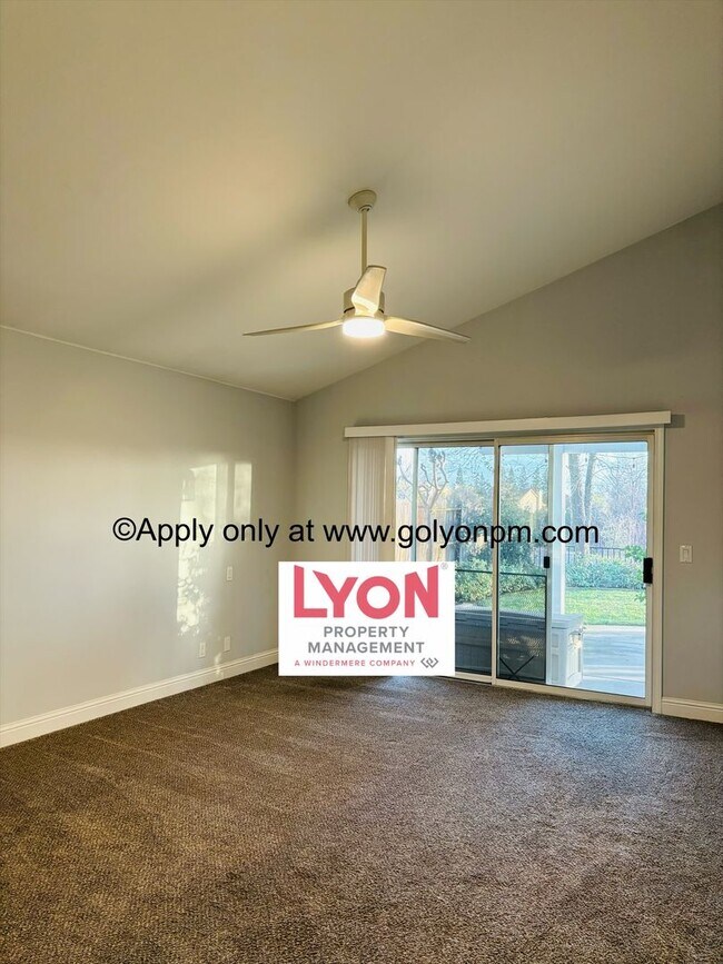 Building Photo - Beautiful Folsom Gem with backyard facing ...