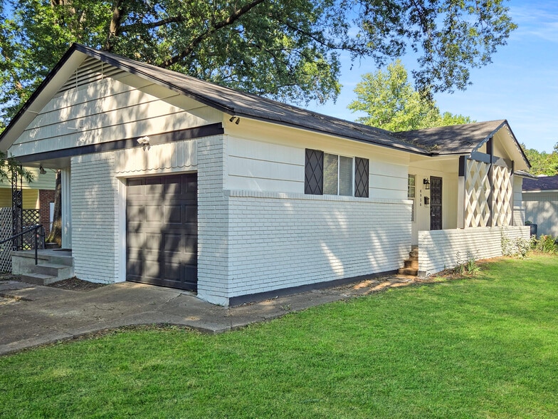 Building Photo - 4956 Helene Rd