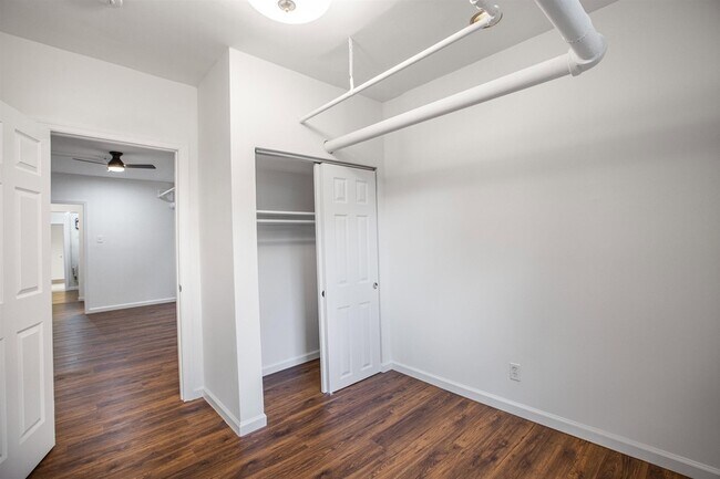 Building Photo - 7812 Hudson Ave