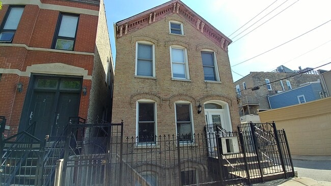 Primary Photo - 1647 W Julian St