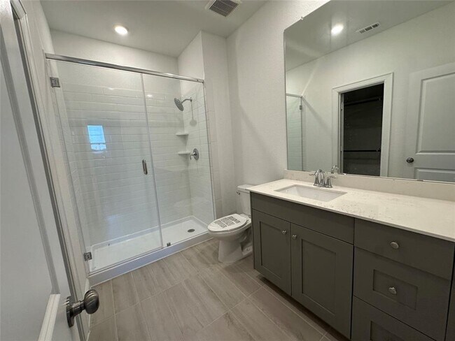 Building Photo - 4802 Avon Ridge Way