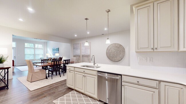 Building Photo - 3 bed, 2.5 bath Townhouse with 2 car garage AVAILABLE Soon  in Mooresville