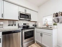 Building Photo - 2 Bedroom in the Heart of Olde Towne East