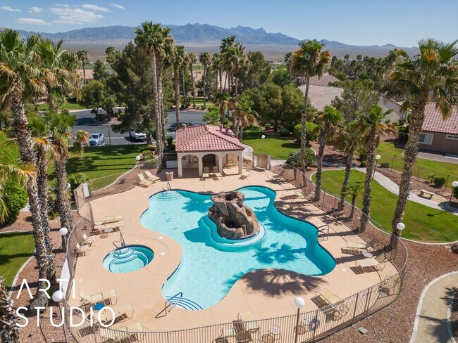 Building Photo - ***Sunset Greens 3 Bedroom 2 Bath Unfurnis...