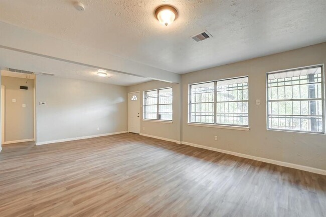 Building Photo - 4113 Dawson Ln