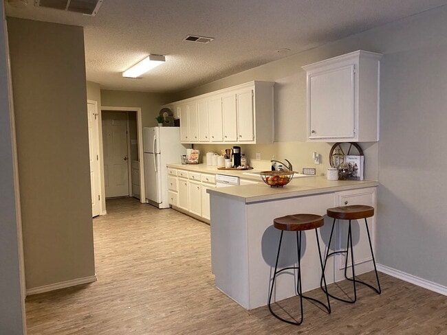 Building Photo - Beautiful 2/2 Townhouse in South Lubbock