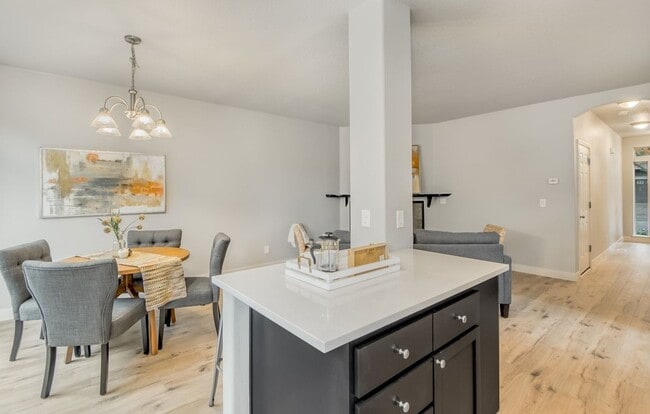 Building Photo - Beautiful Upscale End Unit Townhome with Lots of Updates! Walking Distance to Shopping & More!