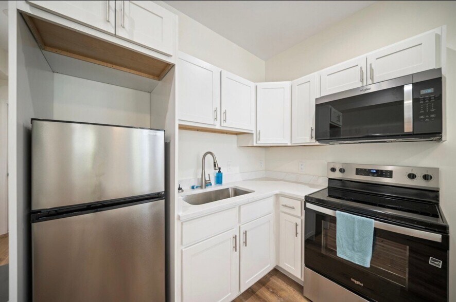 Building Photo - 5069 Peachtree Ave