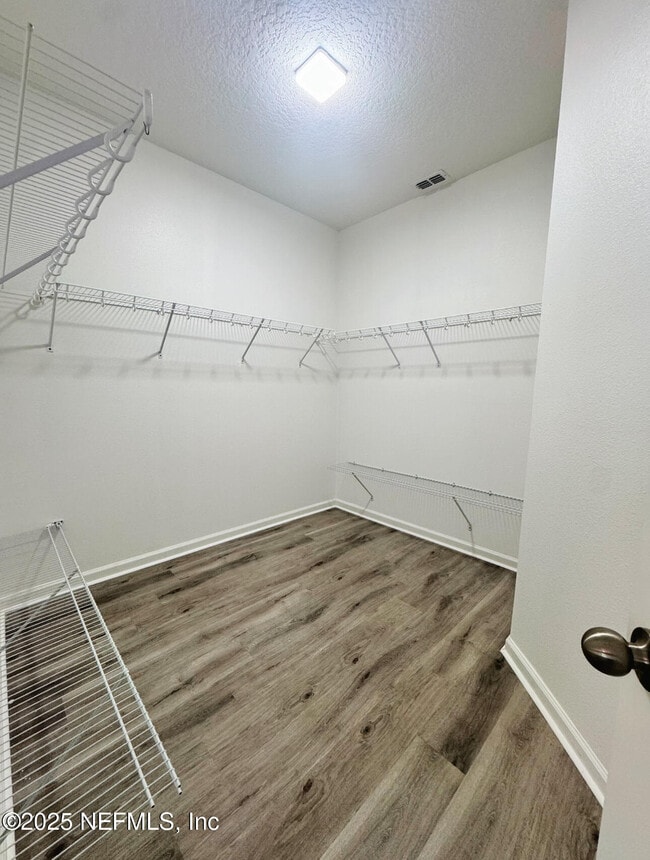 Building Photo - 8953 Devon Pines Dr