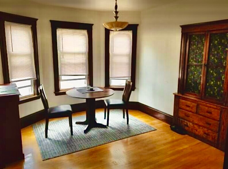 Primary Photo - 20 Indiana Ave