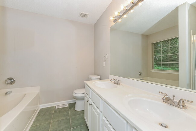 Building Photo - 3826 Dogwood Farm Rd