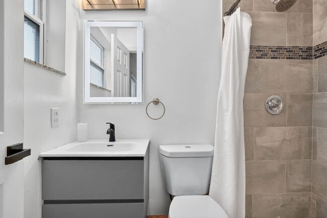 Building Photo - 6660 Custer St