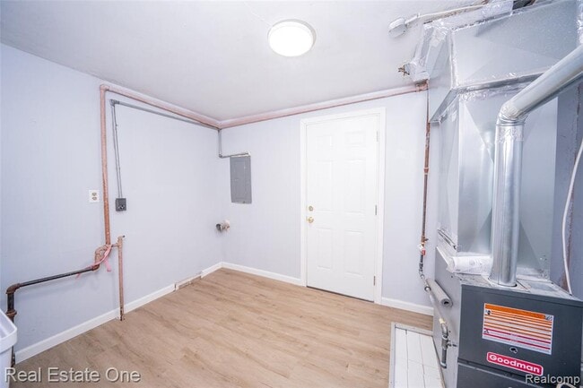 Building Photo - 22675 Santa Maria St