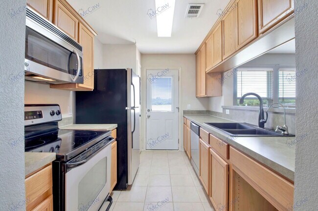 Building Photo - 3504 Riesling Dr